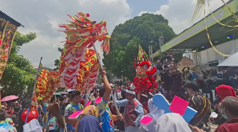 HUT ke-112 Kota Sukabumi Dimeriahkan Karnaval, Ayep Zaki Sebut Masyarakat Butuh Hiburan