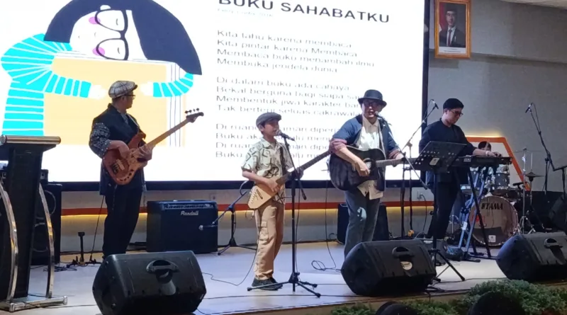 Ferry Curtis Meliterasi dengan Hipnosis Musik Balada
