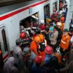 basarnas pastikan tak ada anak anak di daftar korban kecelakaan kereta bekasi timur
