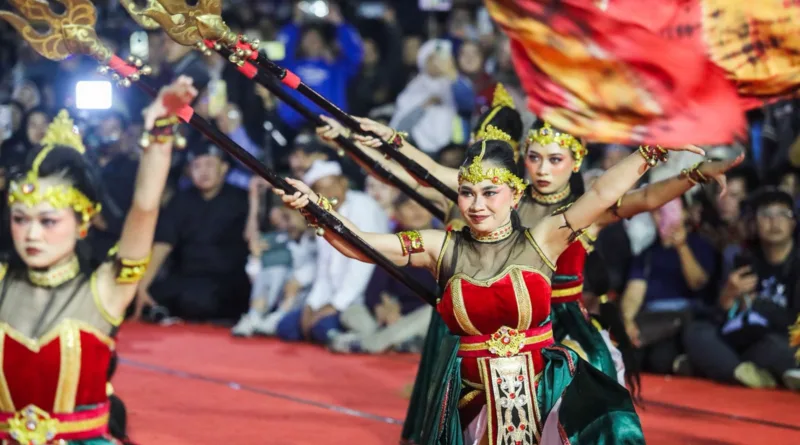 Kirab Milangkala Tatar Sunda, Nuansa Budaya Semarakkan Bandung