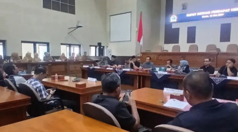 Buruh Banjar Adukan Kecelakaan Kerja hingga Sistem Outsourcing
