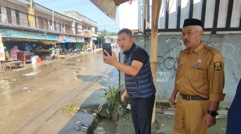 Andreas Soroti Cor-coran di Bahu Jalan Terkait Banjir Jalan Cidahu
