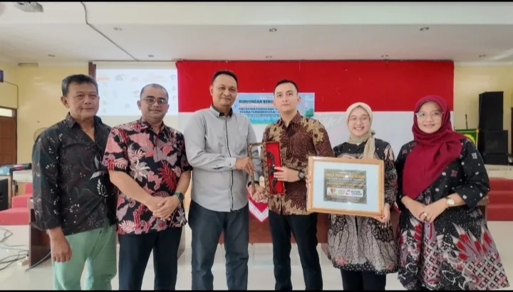 Lurah Pasawahan Studi Tiru Pengelolaan Sampah ke Desa Panggung Harjo