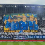 ilustrasi ribuan suporter persib saat menyaksikan pertanding 7acu