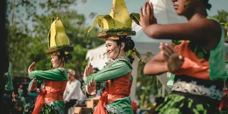 Kirab Budaya dan Peuting Munggaran Warnai Milangkala Tatar Sunda 2026 di Bandung