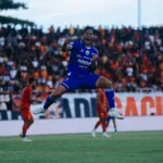 large adam alis persija selebrasi sut 77280a43fb