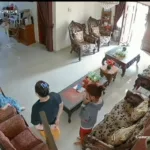momen lansia di pekanbaru tewas usai dipukul berkali kali oleh perampok terekam cctv tangkapan layar cctv 1777651179497 169