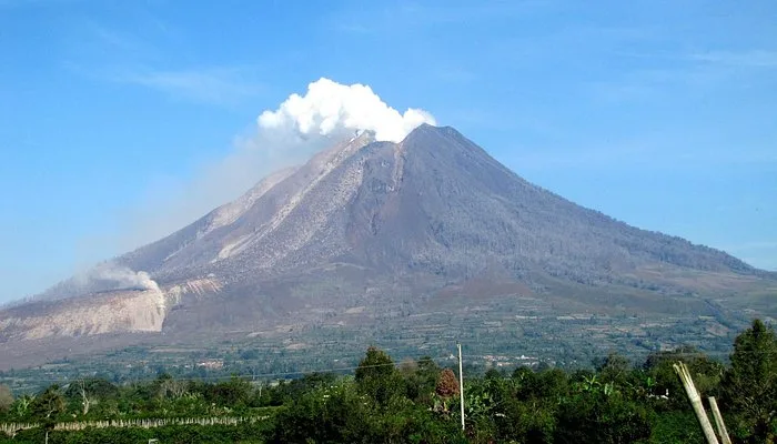 Badan Geologi Waspadai Peningkatan Aktivitas Gunung Sinabung